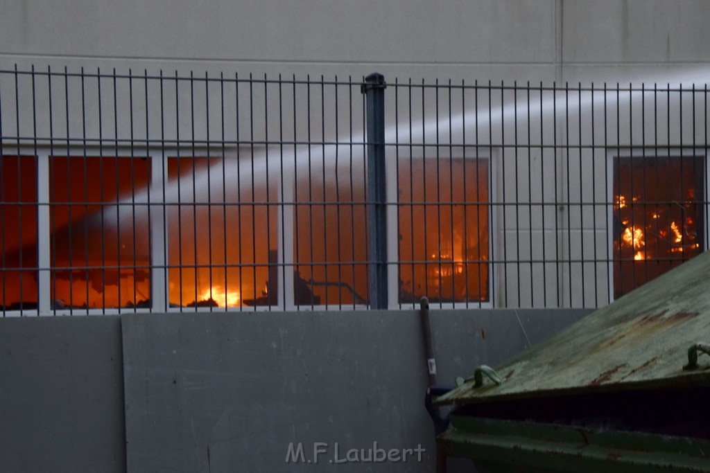 Grossbrand Halle Troisdorf Kriegsdorf Junkersring P214.JPG - Miklos Laubert